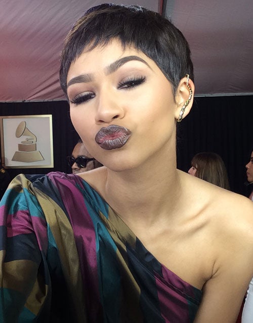 Zendaya Debuts Dramatic Pixie Do At The Grammys Entertainment Tonight