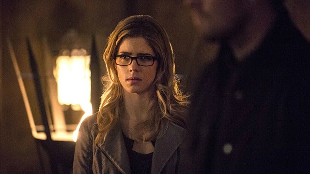 Arrow Boss Explains Oliver S Devastating Sacrifice Olicity S Future And 5 More Secrets