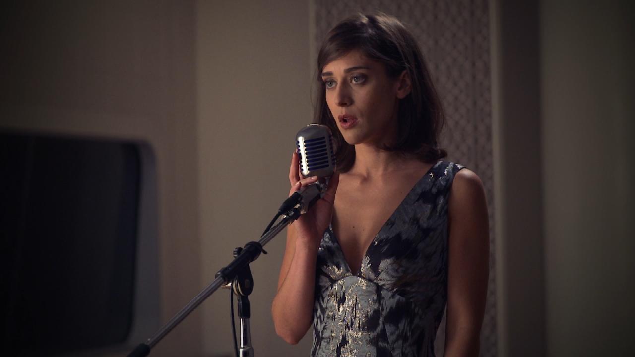 Watch Lizzy Caplan Sing In New Masters Of Sex Promo Entertainment