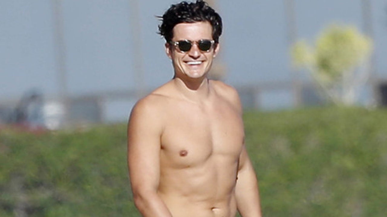 Shirtless Orlando Bloom Shows Off His Beach Bod In Malibu Entertainment Tonight