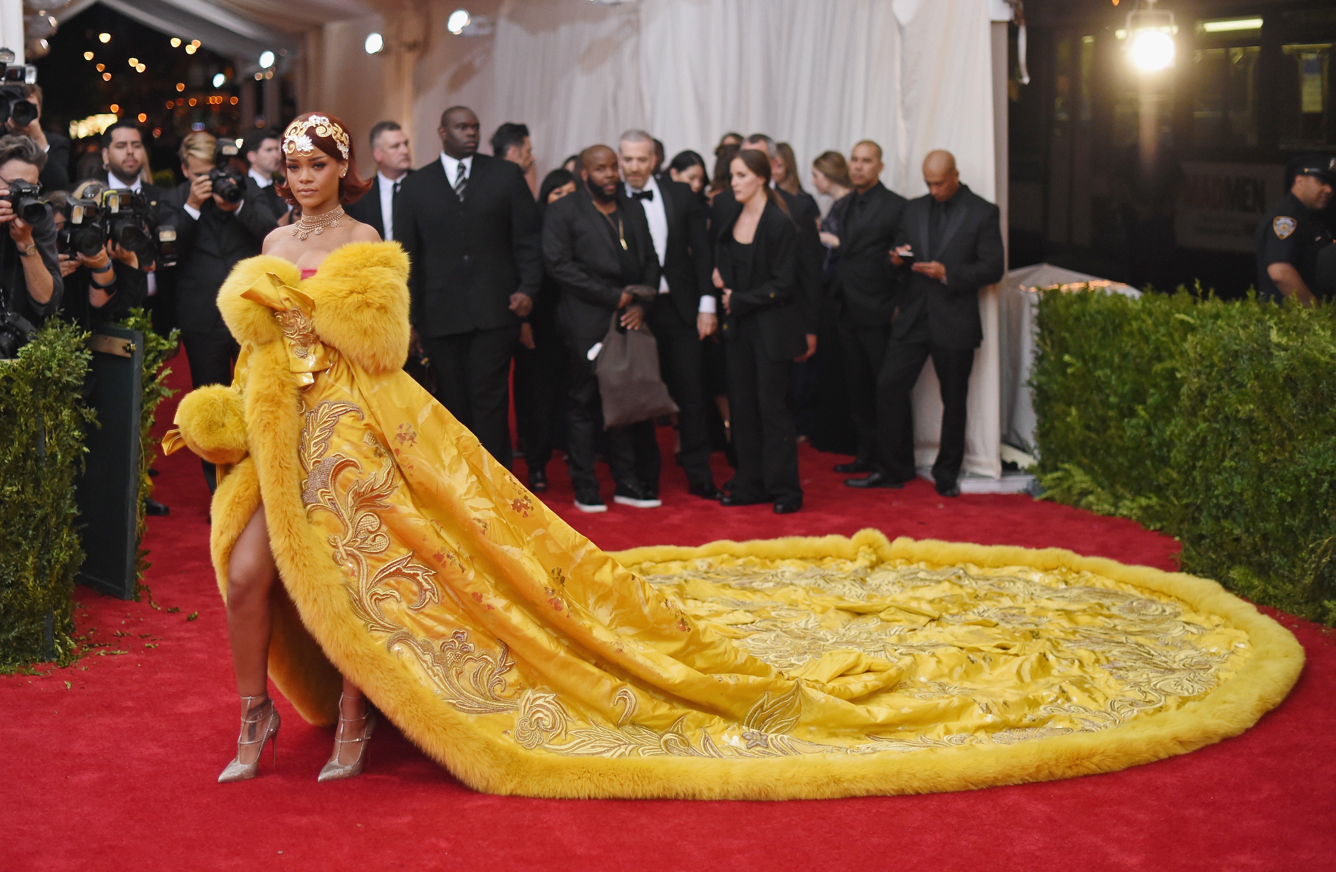 Most Fabulous And Outrageous Met Gala Looks Of All Time Entertainment