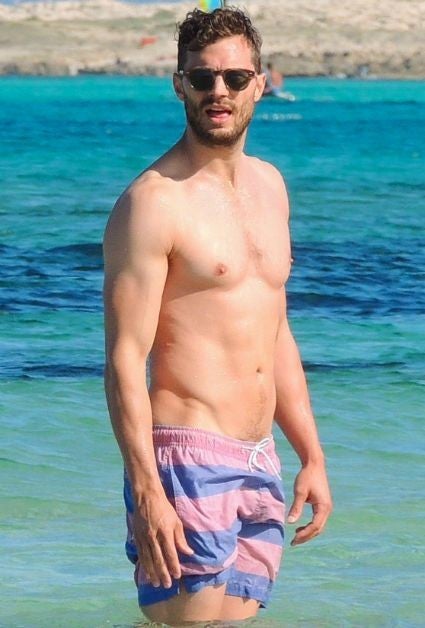 Jamie Dornan Gets Shirtless And Wet To Remind Us Fifty Shades Darker 
