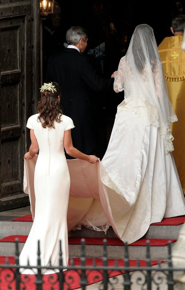 kate-and-pippa-middleton-are-total-sister-goals-at-each-other-s-weddings-see-the-pics