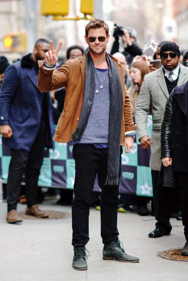 Chris hemsworth store chelsea boots