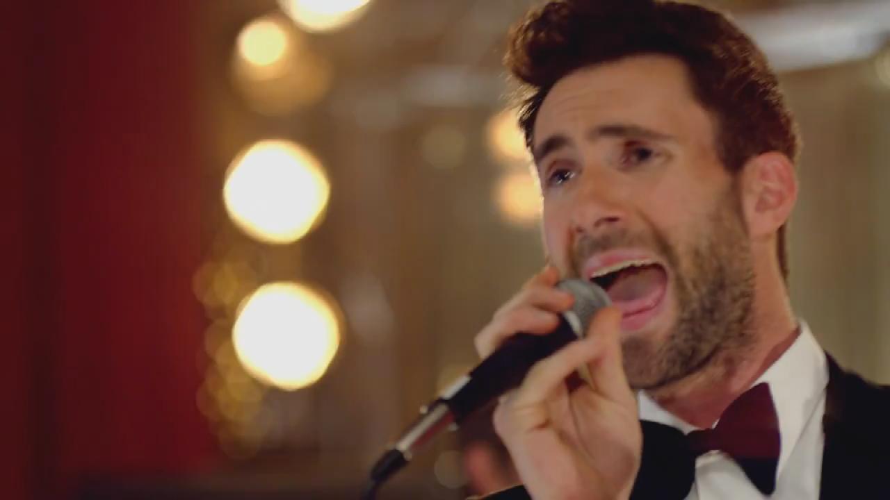 Wedding Crashers Maroon 5 Surprises Brides And Grooms In Sugar Video Entertainment Tonight 3451