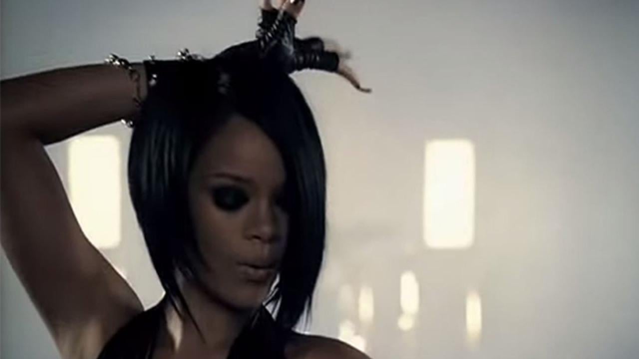 9 Most Amazing Moments From Rihanna S Umbrella Music Video Entertainment Tonight