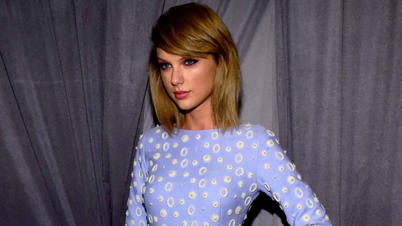 Taylor Swift Pens Emotional Letter To Fan Whose Mom Died