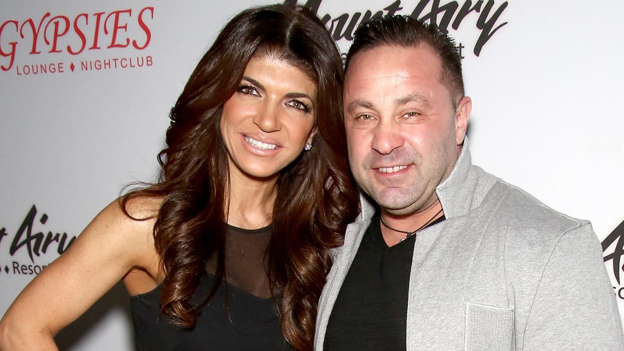 Teresa Giudice Visits Husband Joe In Jail For First Time He Is Handling Prison Well 