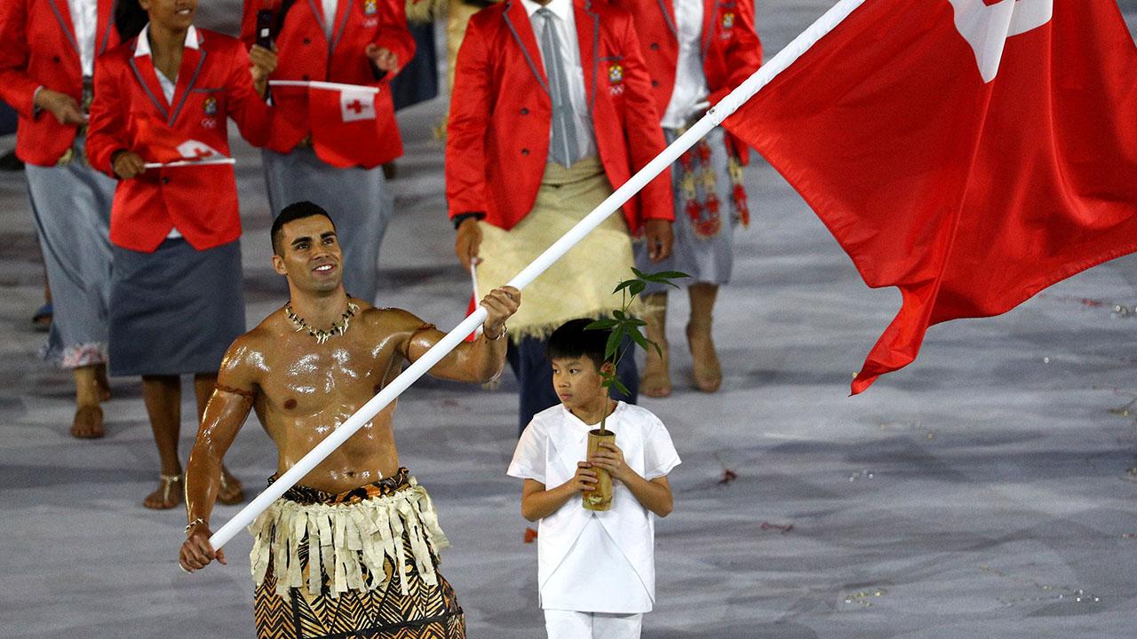 Shirtless Tonga Flag Bearer Steals The Show At Olympic Opening Ceremony ...