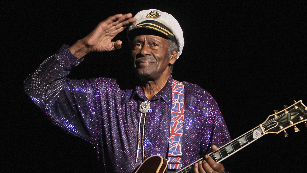 Legendary Musician Chuck Berry Dead At 90 Entertainment Tonight