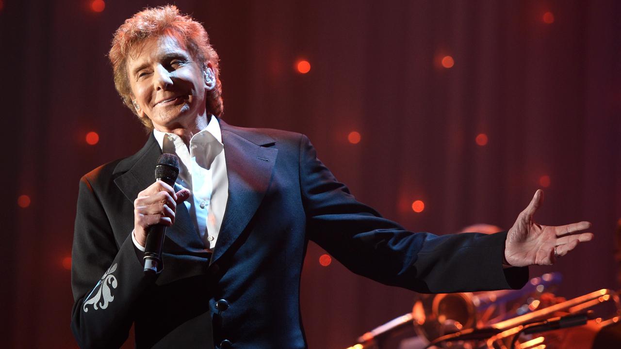 Barry Manilow Postpones Los Angeles and Chicago Concerts After Sprained