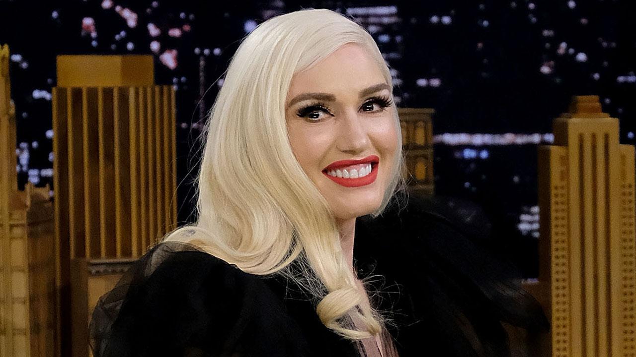 Gwen Stefani Reveals The Hilarious Christmas T Shes Getting Cbs