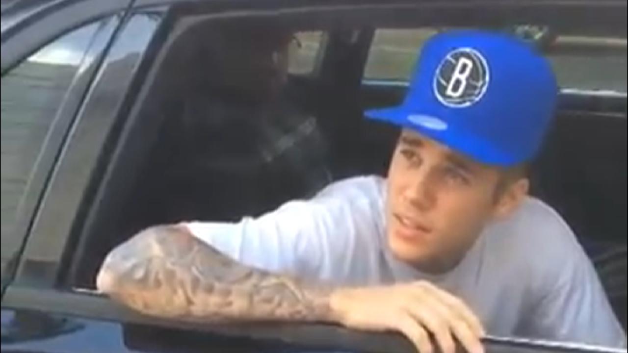 Justin Bieber Uses A Disney Inspired Pick Up Line On A Model Entertainment Tonight