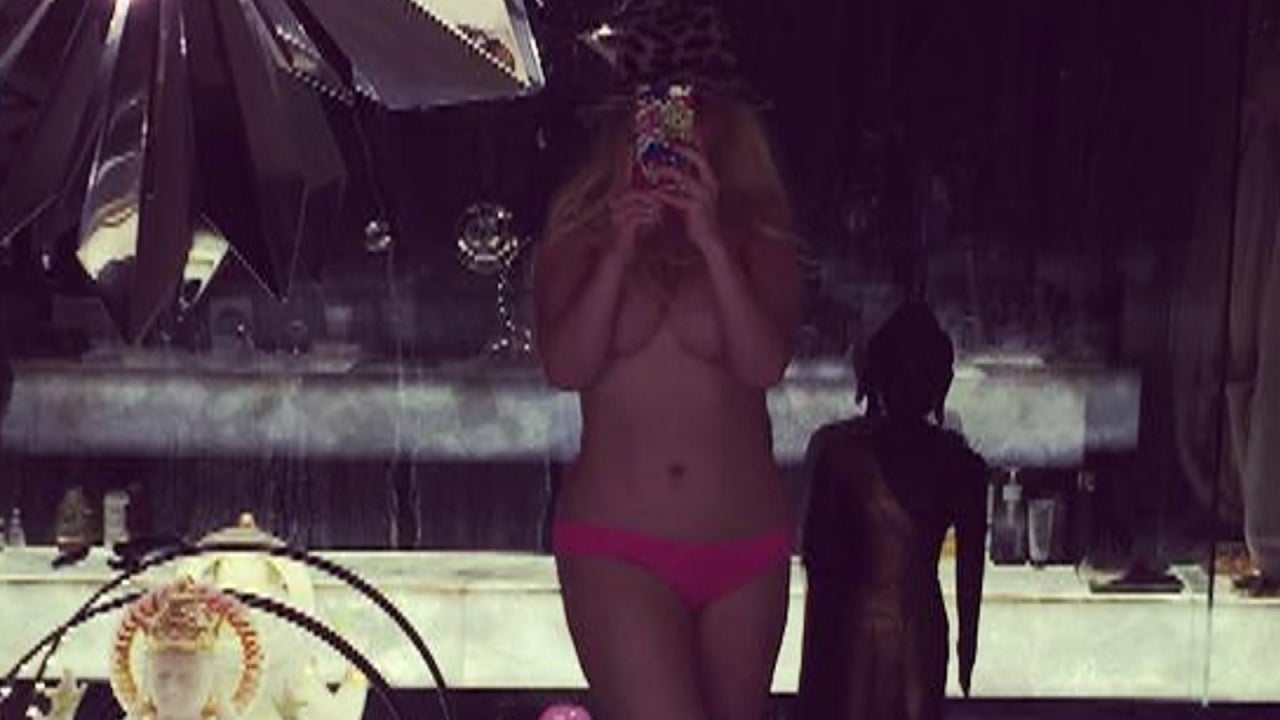 Christina Aguilera Posts Topless Instagram Pic!