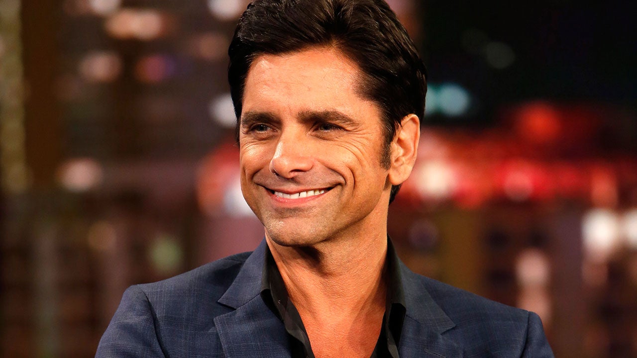 Актер адрес. John stamos Full House. John stamos Fuller House. Сериал John stamos.