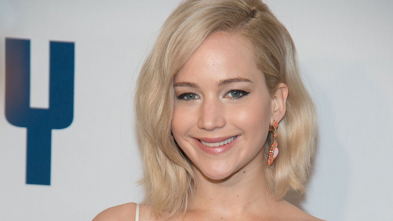 Jennifer Lawrence Loves Seth Meyers But Is Very Anti-Alien