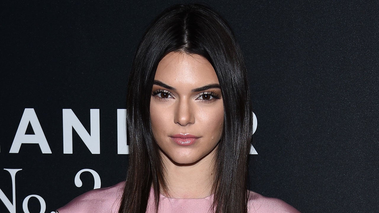 Kendall Jenner Poses Topless in a Bathtub, Reveals the Naughtiest Thing ...