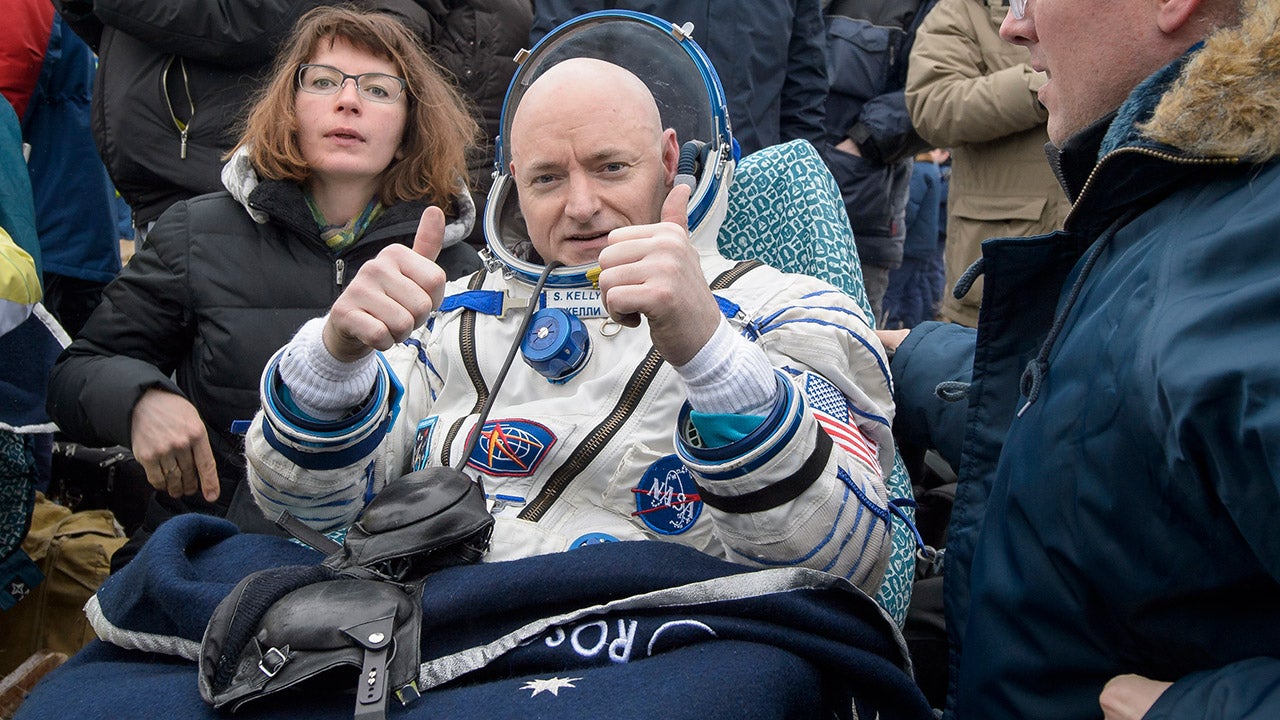 astronaut scott kelly is married