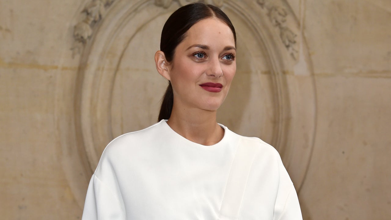 Marion Cotillard Debuts Her Baby Bump At Christian Dior Show During Paris Fashion Week Entertainment Tonight