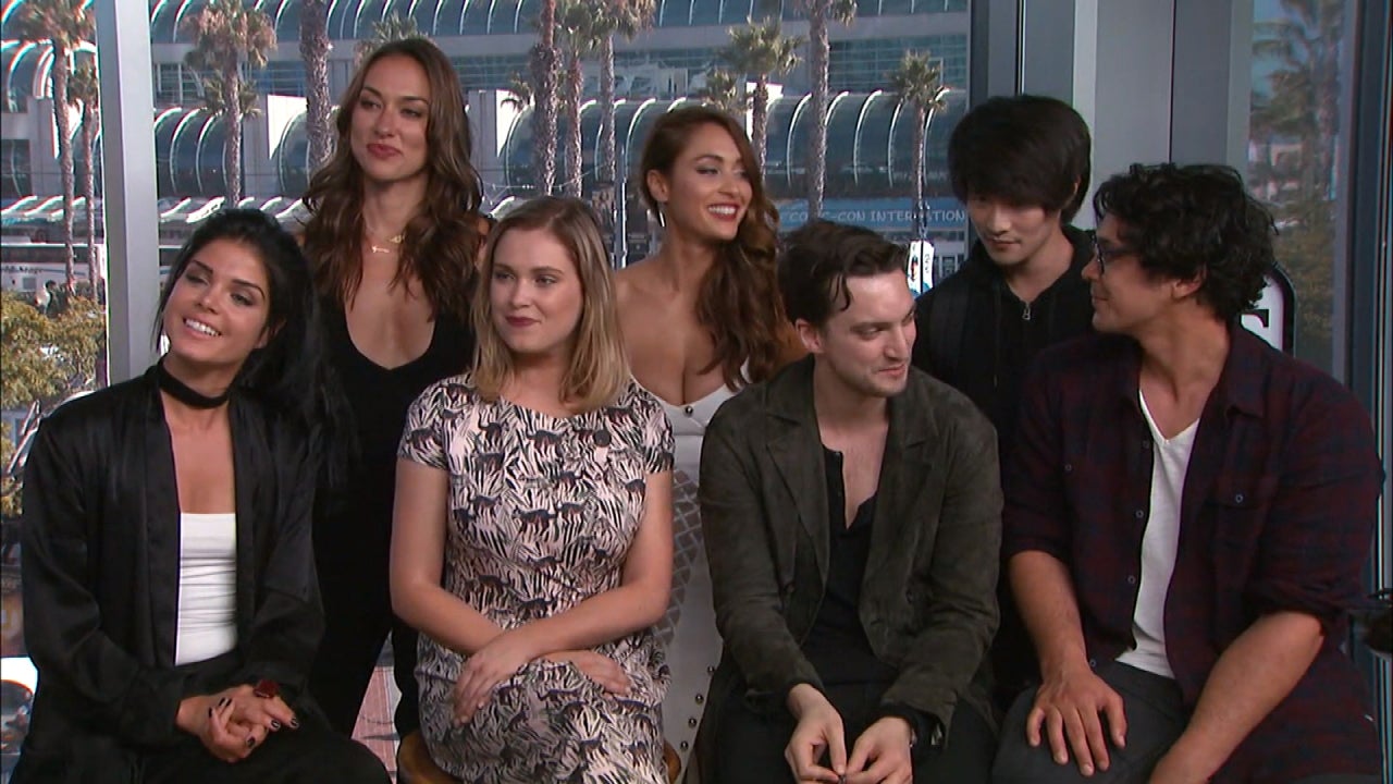 The 100 Cast The 100 Cast Celebrities Male The 100 - Bank2home.com