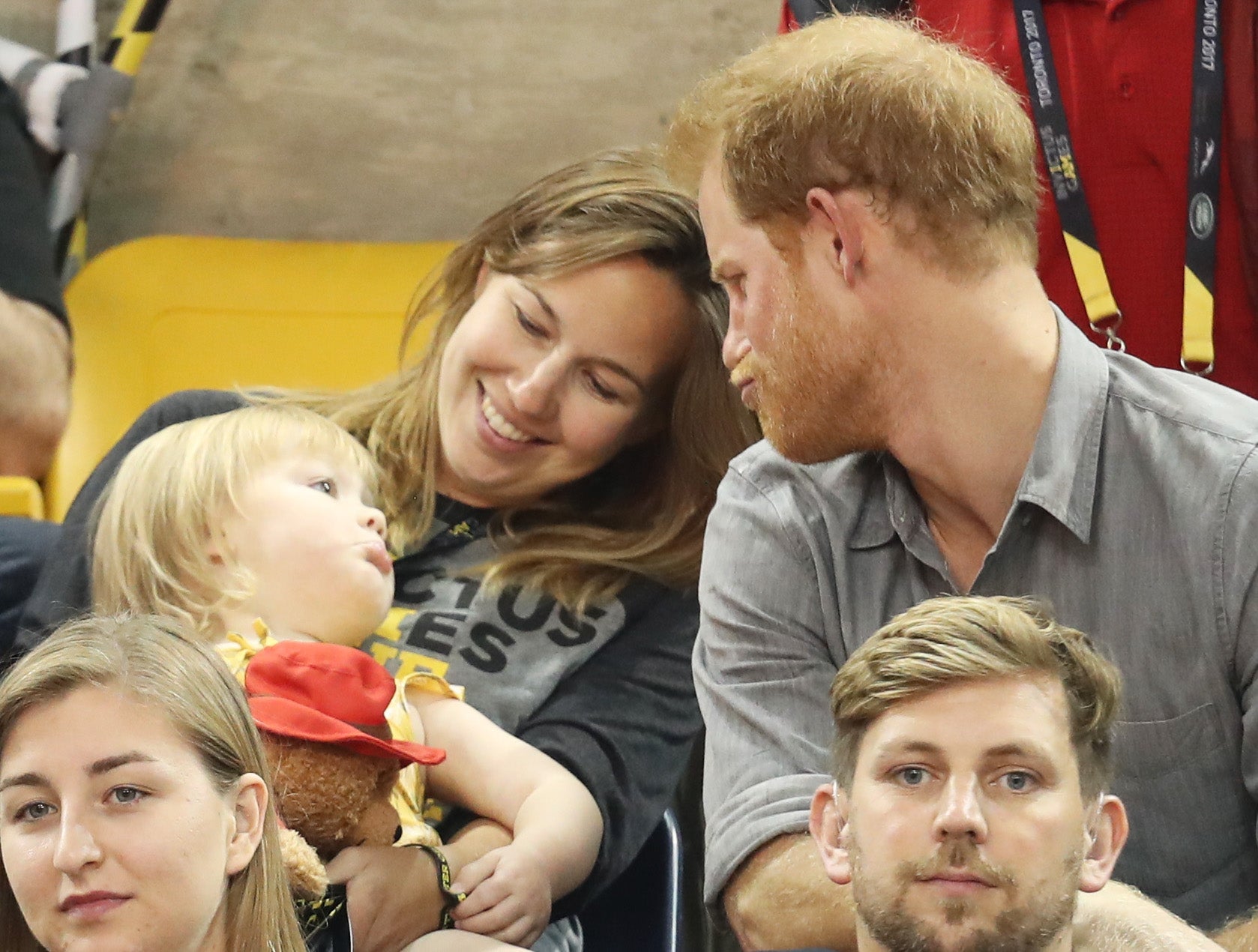 Prince Harry with toddler invictus games 2017