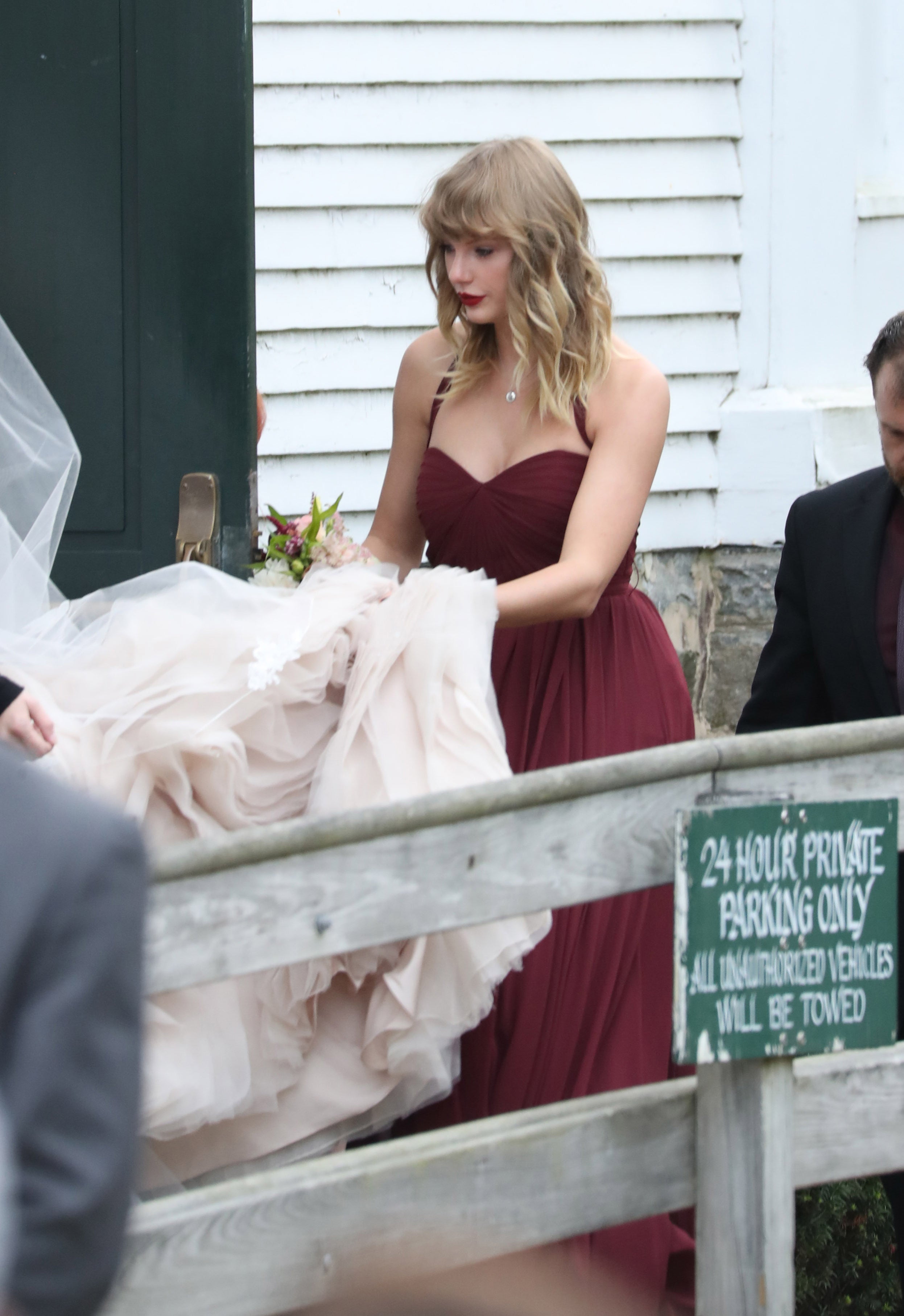 Taylor Swift Looks Stunning as a Bridesmaid For BFF Abigail Anderson's ...