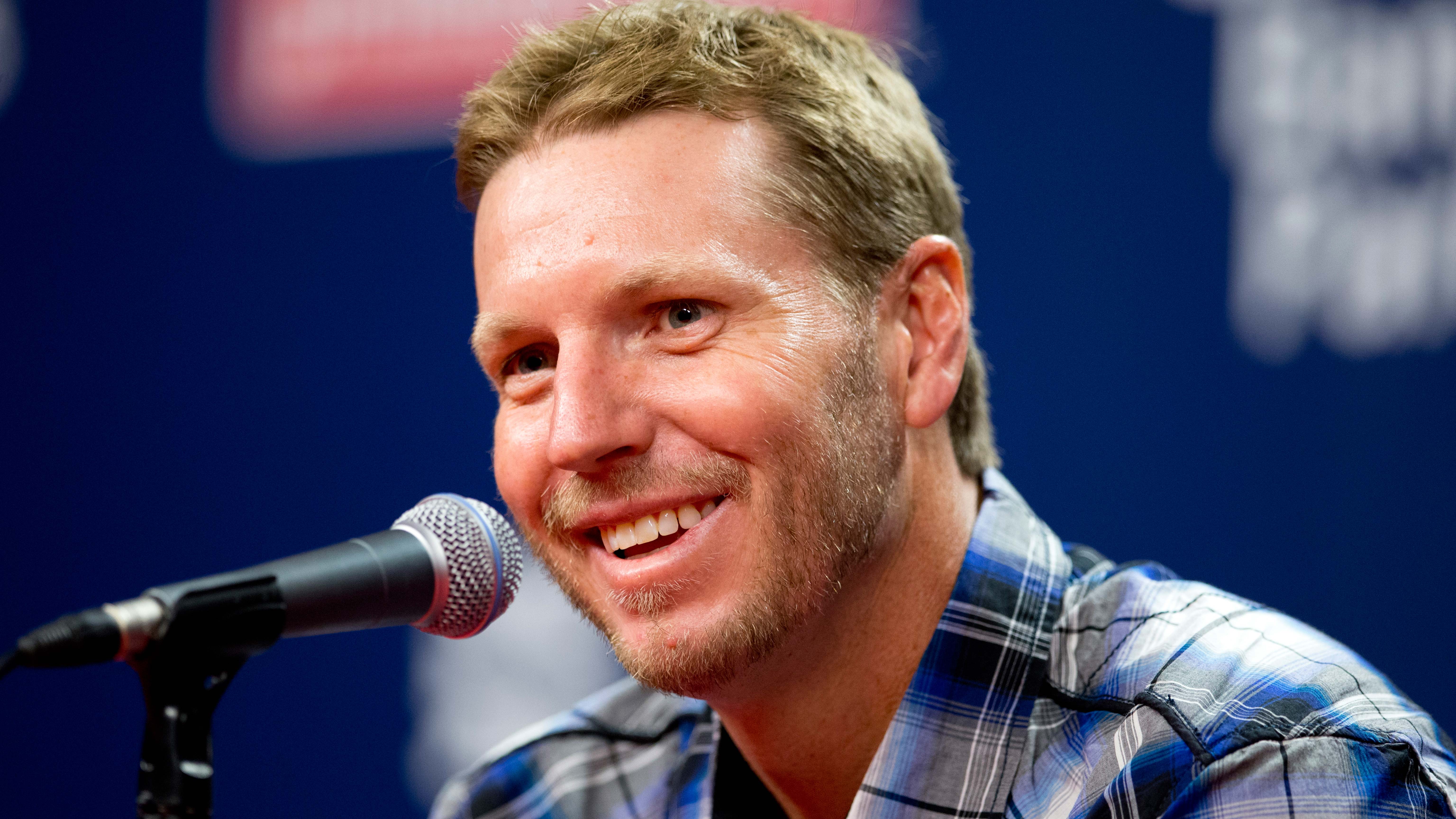 Roy Halladay: Baseball world mourns loss of pitching legend - The
