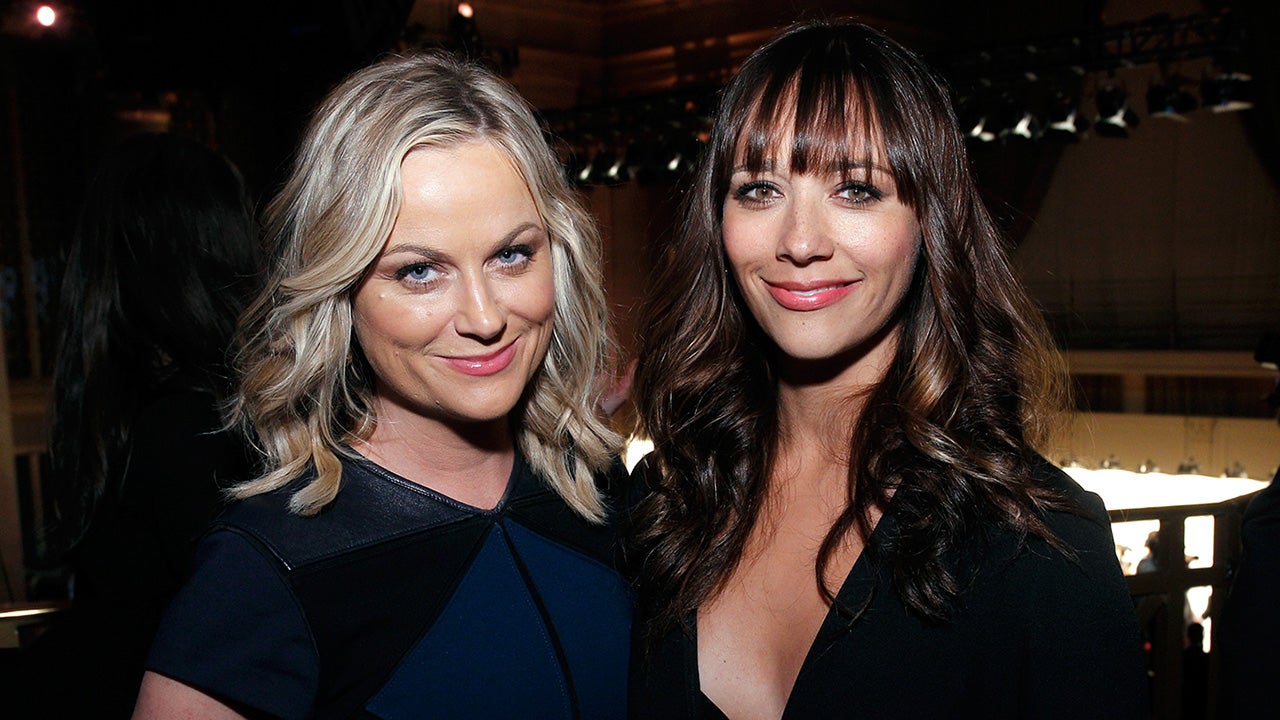 See Amy Poehler and Aubrey Plaza Be Impossibly Cute on a Red Carpet Together