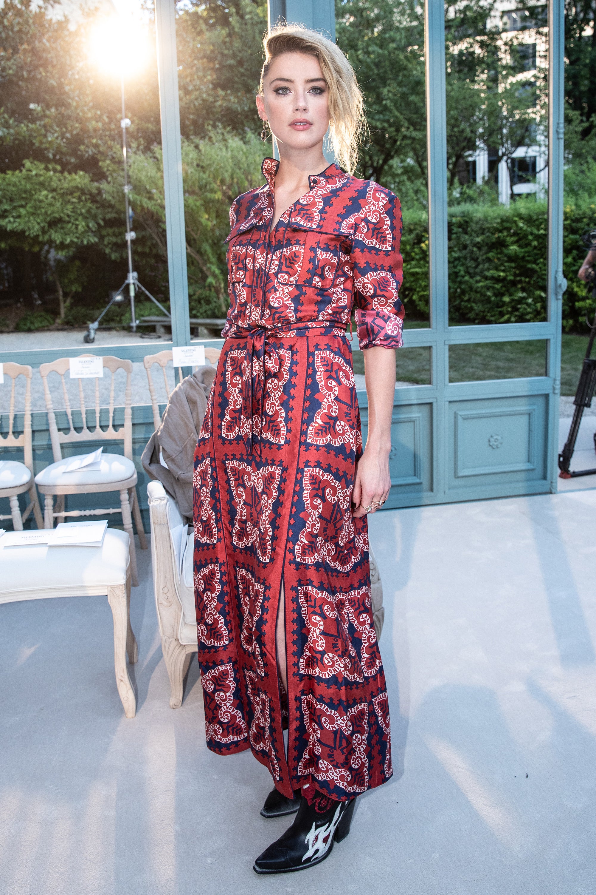 Penelope Cruz Is the New Face of Chanel and Looks Gorgeous in Pink at the  Couture Show