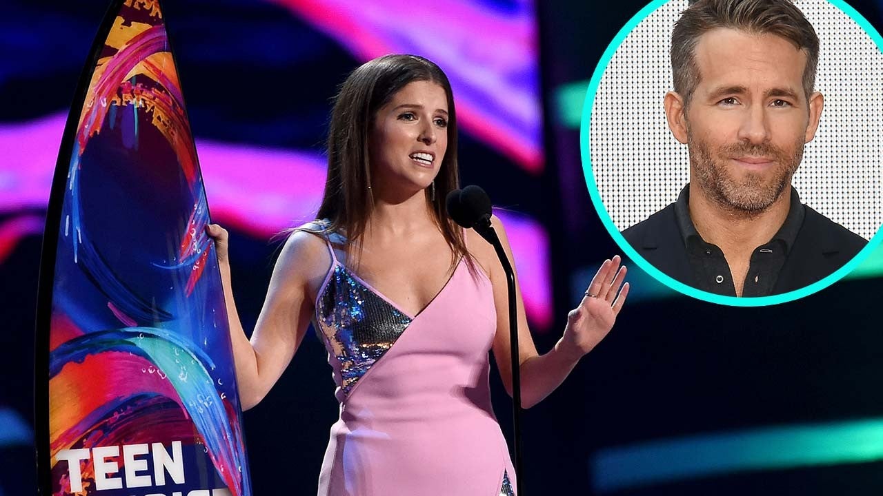 Anna Kendrick Beat Out Ryan Reynolds at the Teen Choice Awards and Rubbed  It in His Face!