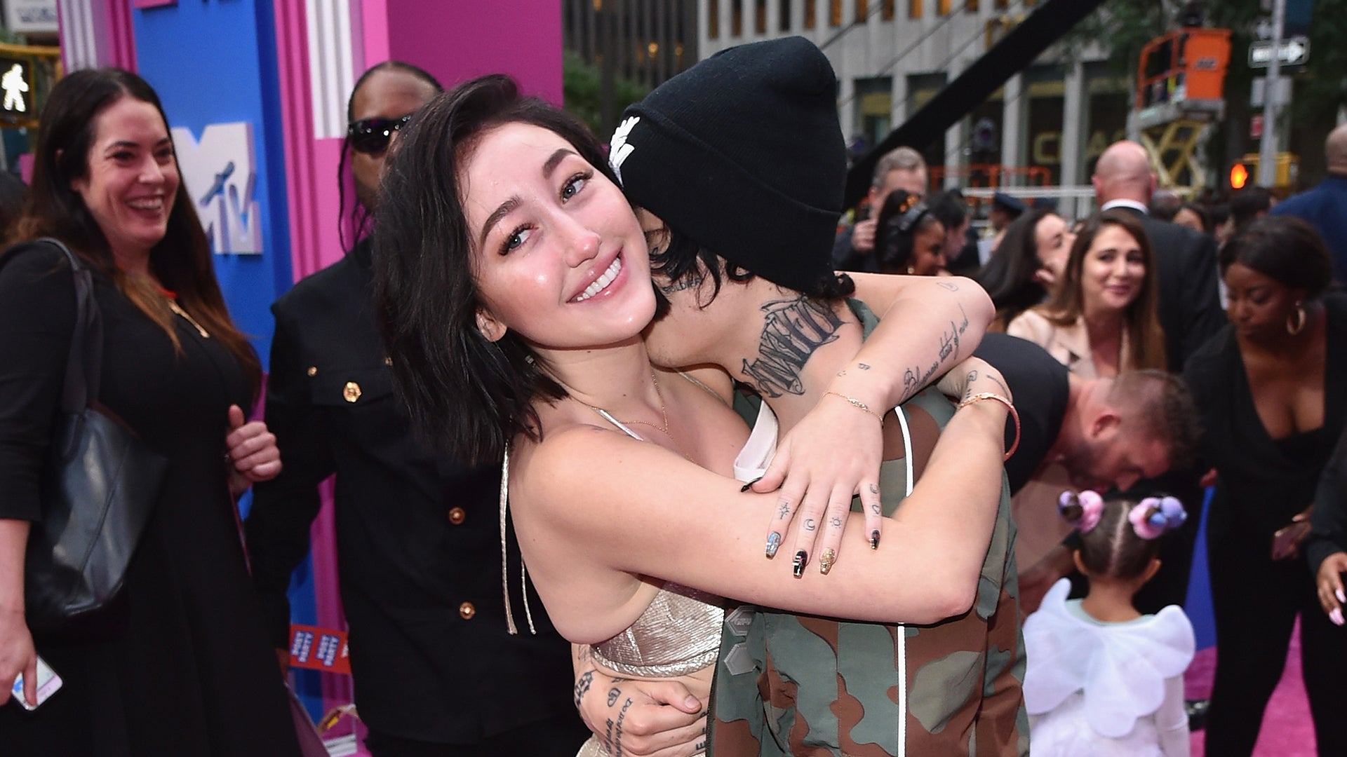 Noah Cyrus Slams Lil Xans Cheating Accusation Amid Very Public Break-Up |  Entertainment Tonight