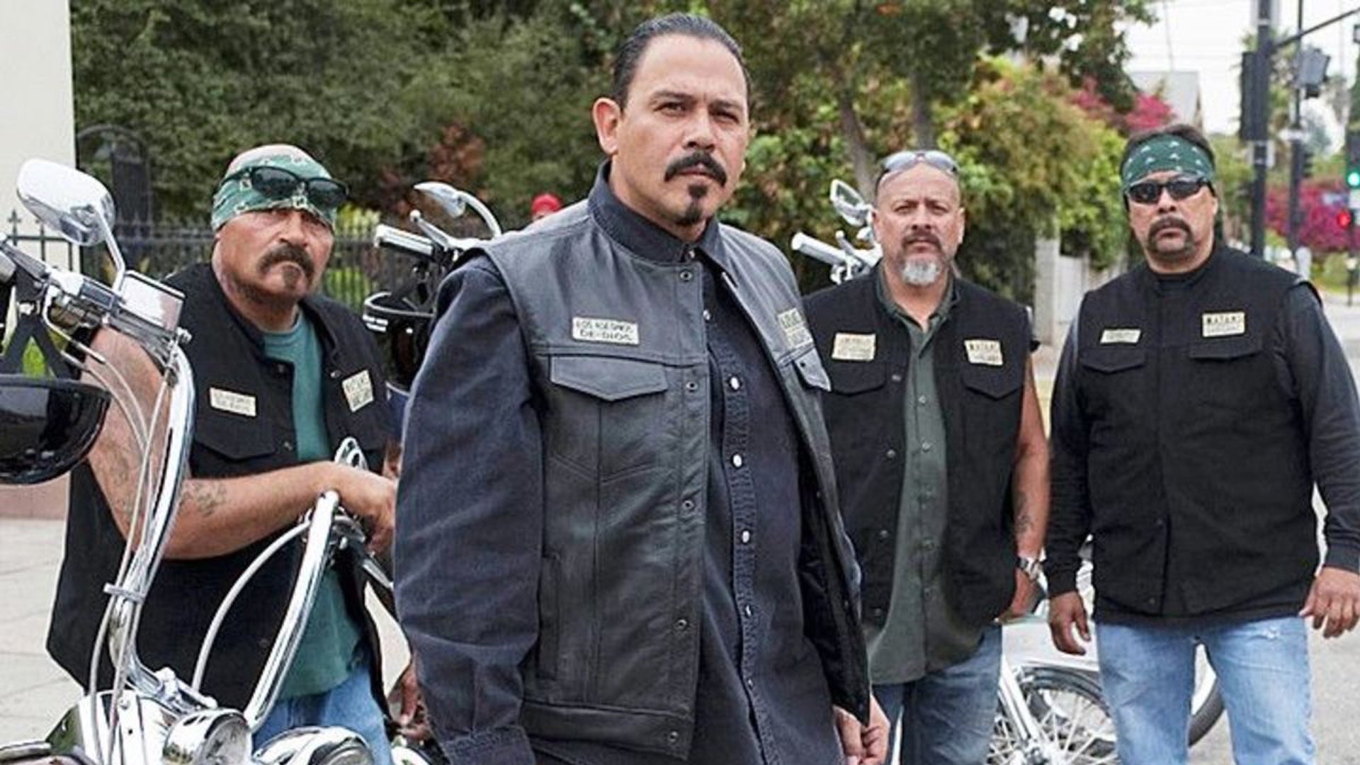 Sons of Anarchy: How Mayans M.C. Relates to the Show It's Based On