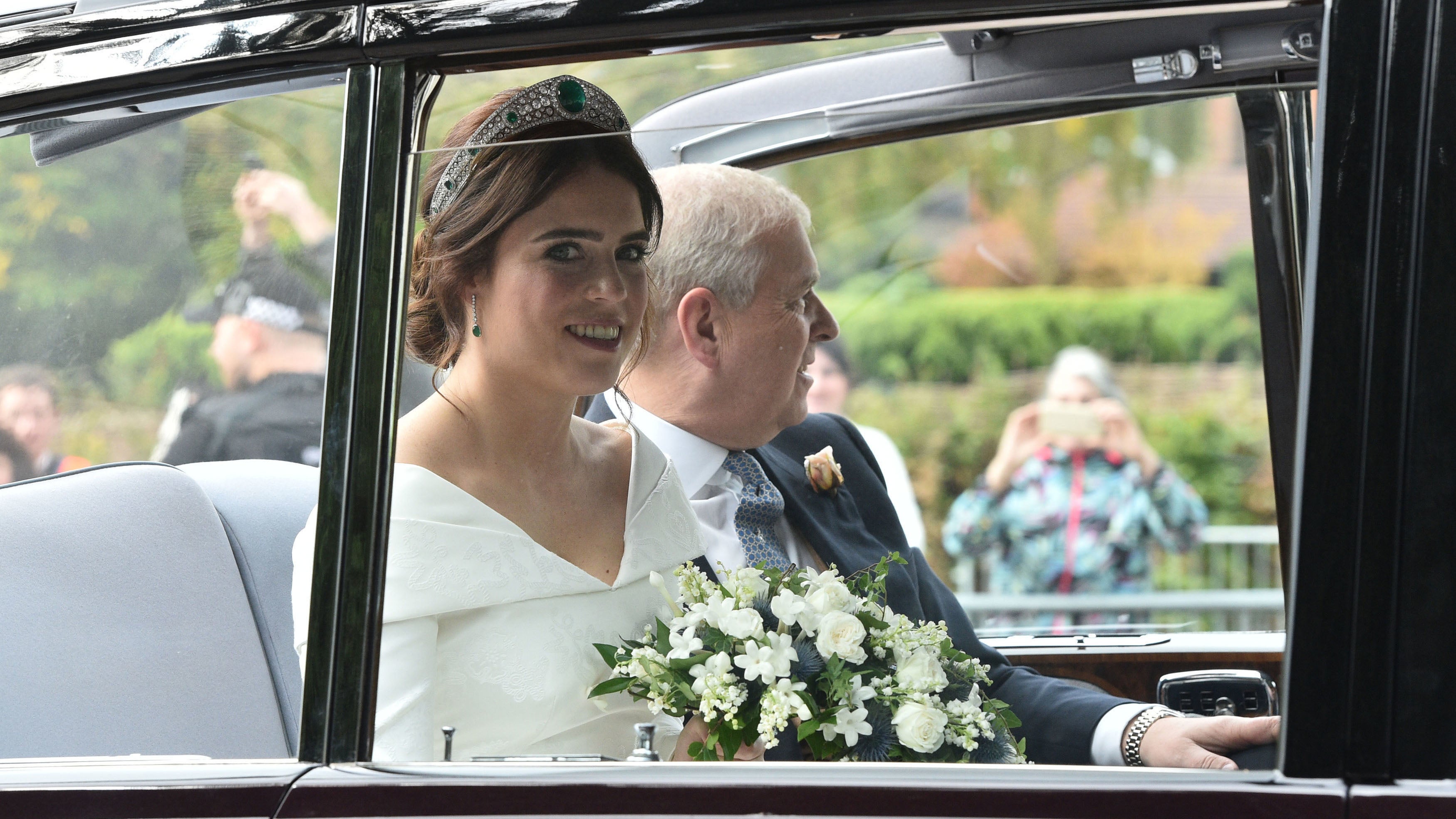 Princess Eugenie s Royal Wedding Gown Looks Out of a Fairy Tale