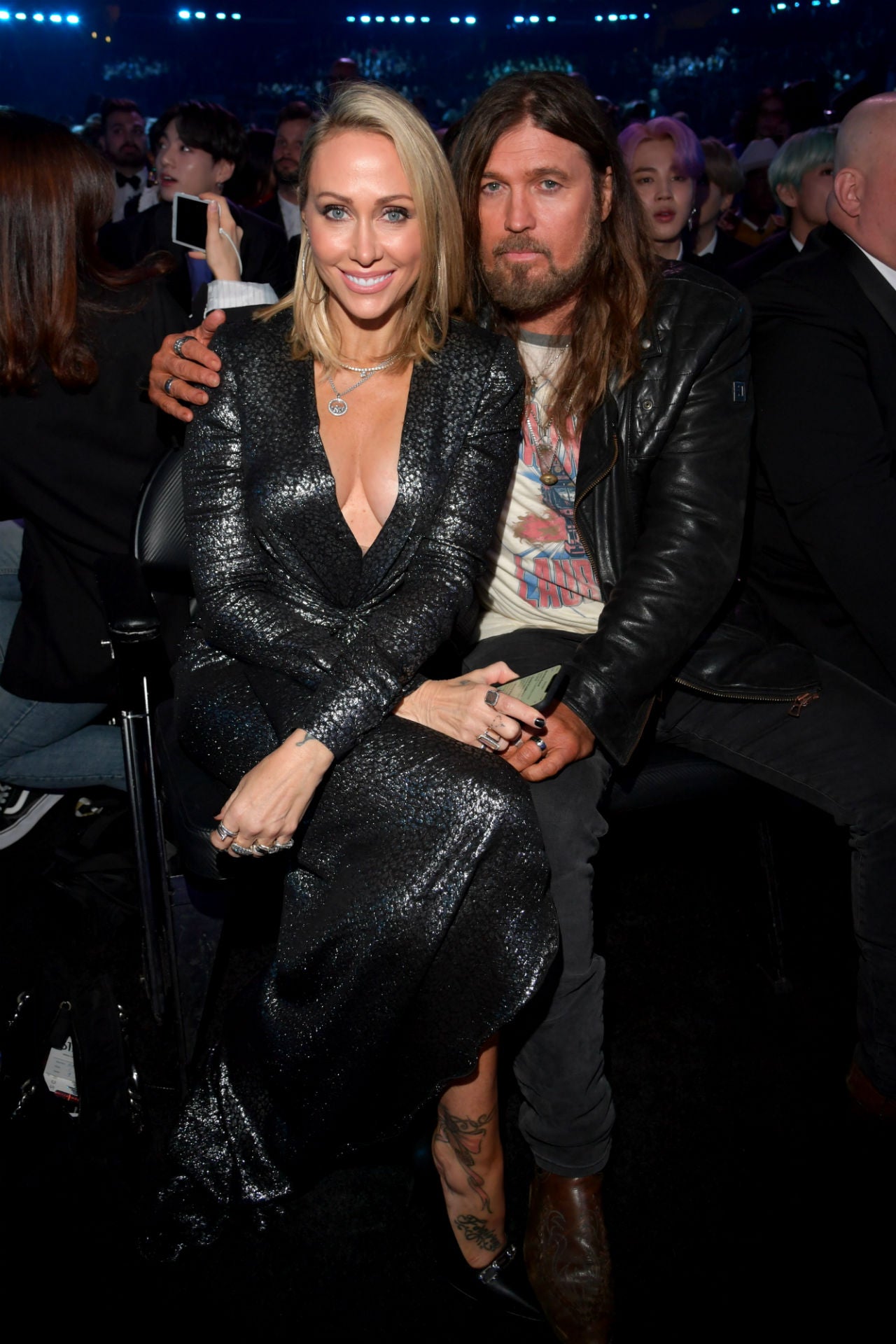 Miley Cyrus says dad Billy Ray got an iPhone, but doesn't know how