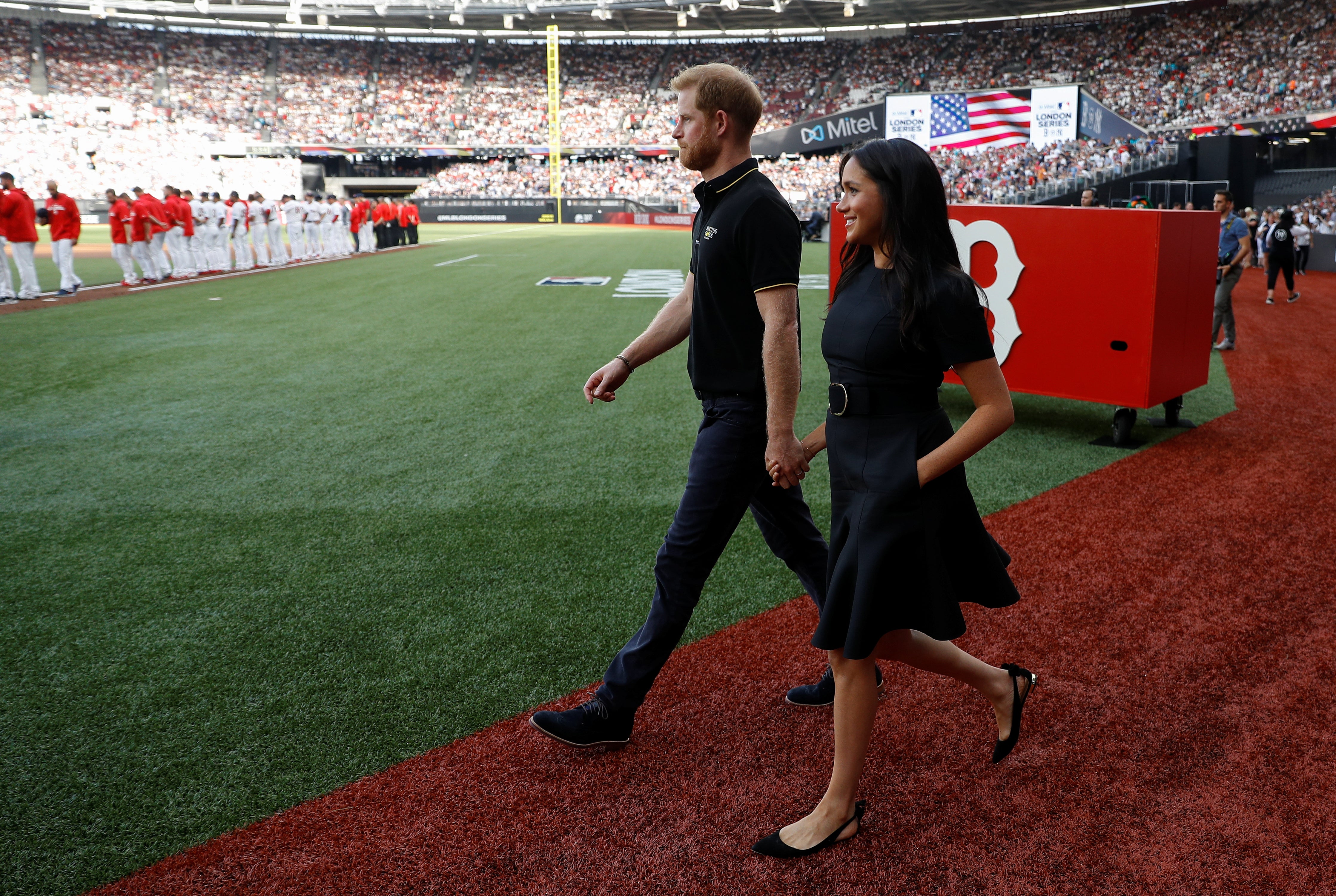 Meghan Markle surprises at Yankees and Red Sox game in London