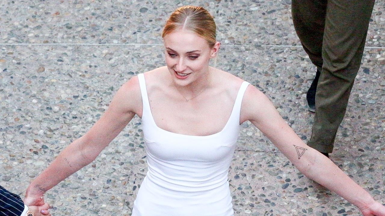 This is why Sophie Turner's white wedding dress took 350 hours to