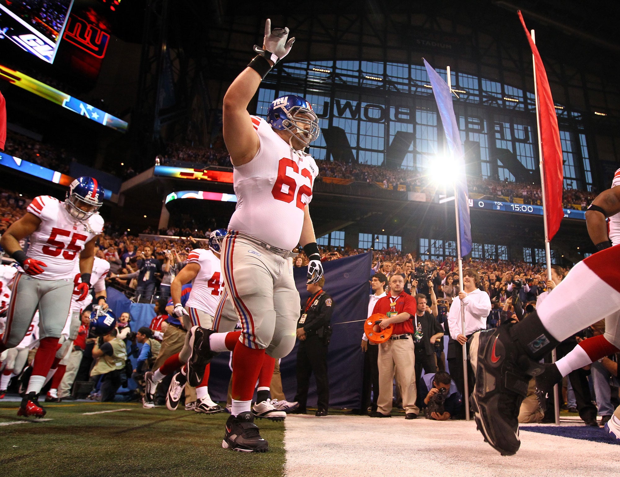 Former Giants OL Mitch Petrus dies of heat stroke at 32 