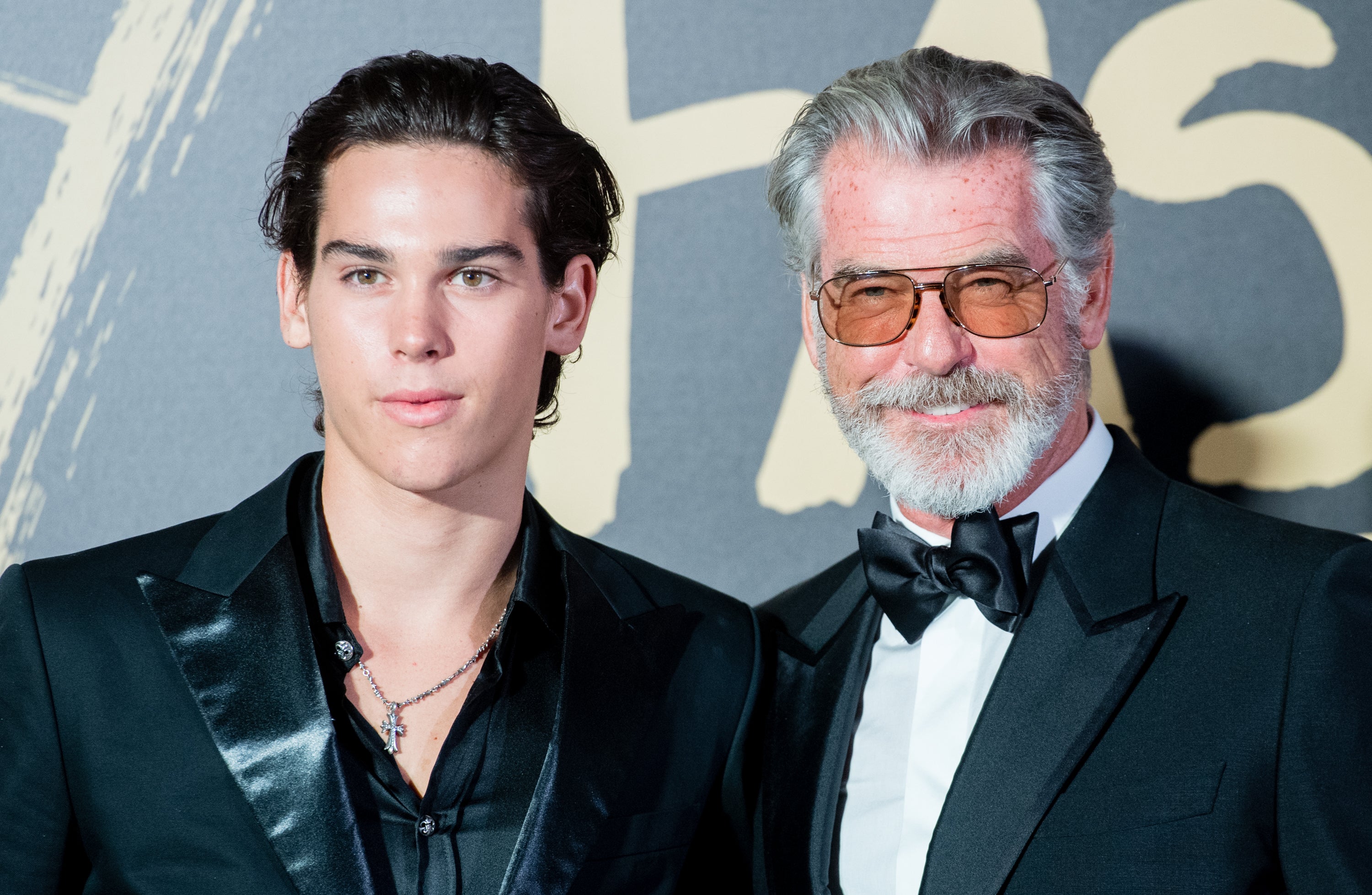 Pierce Brosnan S Son Will Have You Seeing Double At London Fashion Week Pic Entertainment Tonight