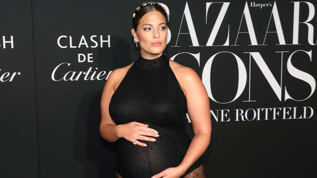 Flipboard Ashley Graham Shows Off Curves In Revealing Nude Pregnancy