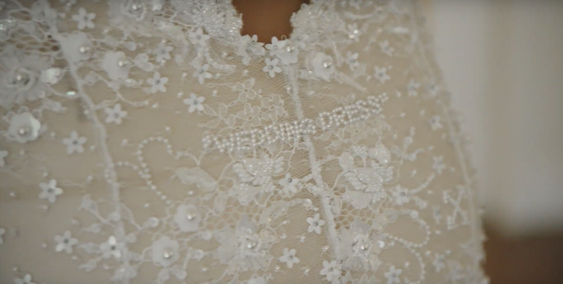 Hailey Bieber's wedding dress has ignited a fierce grammatical debate |  Vogue India