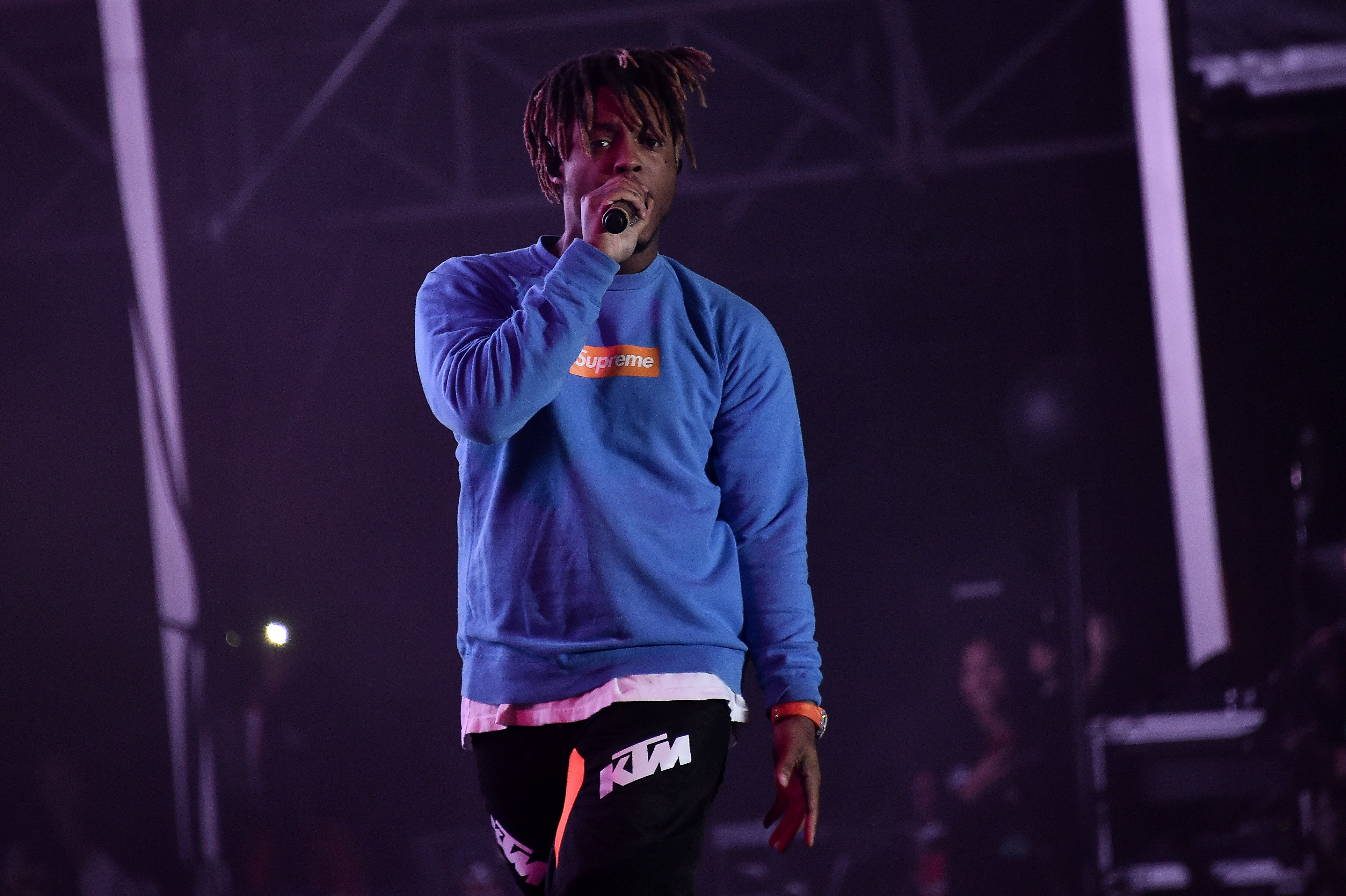 TMZ: Rapper 'Juice Wrld' Dead At 21 After Suffering Seizure At Chicago  Airport - CBS Los Angeles