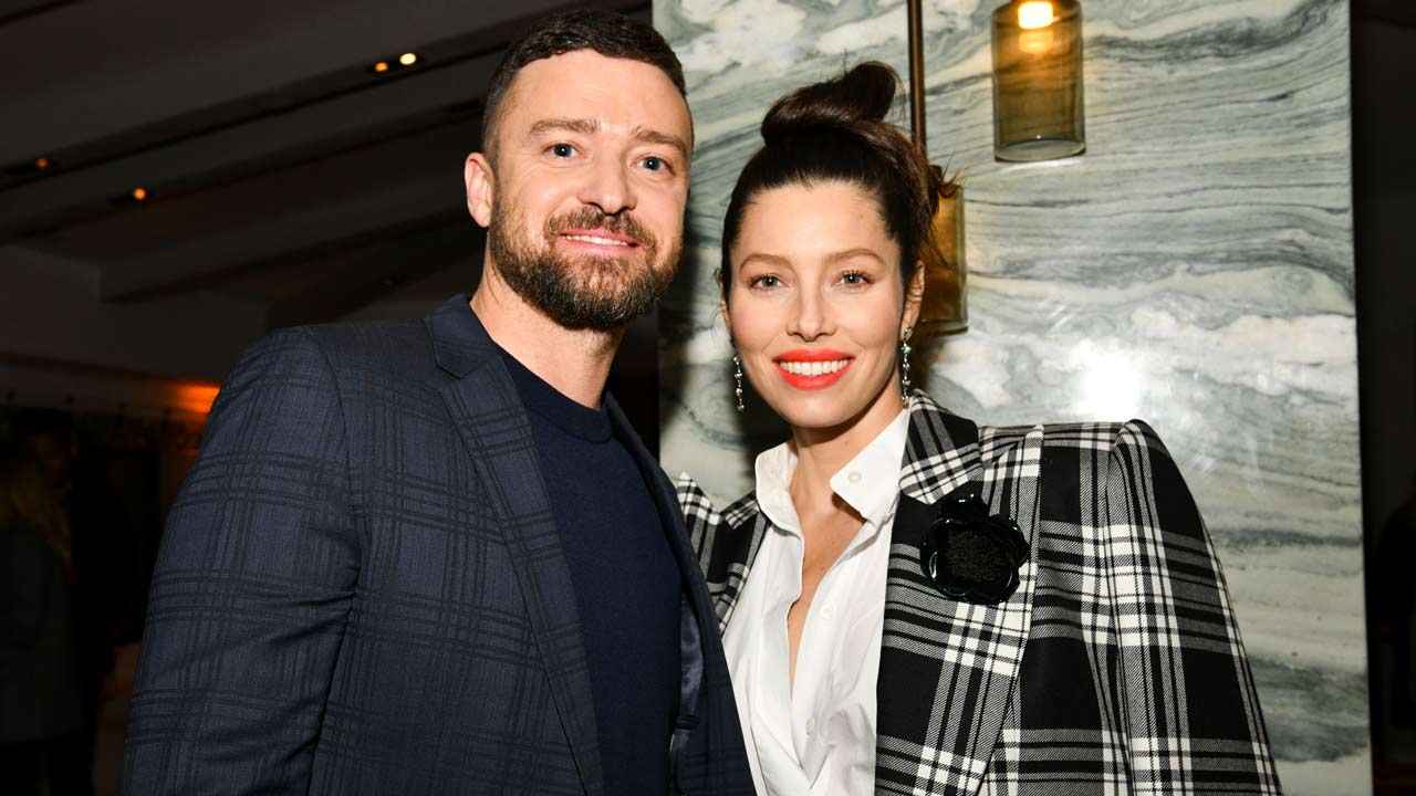 Jessica Biel and Justin Timberlake Kiss in the Ocean in Tuscany
