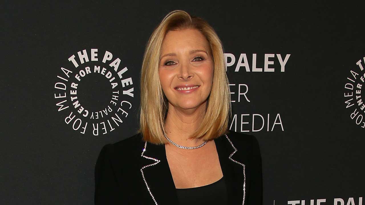 Lisa Kudrow Looks Back On Being Fired From Frasier Days Before Landing Friends Role Entertainment Tonight