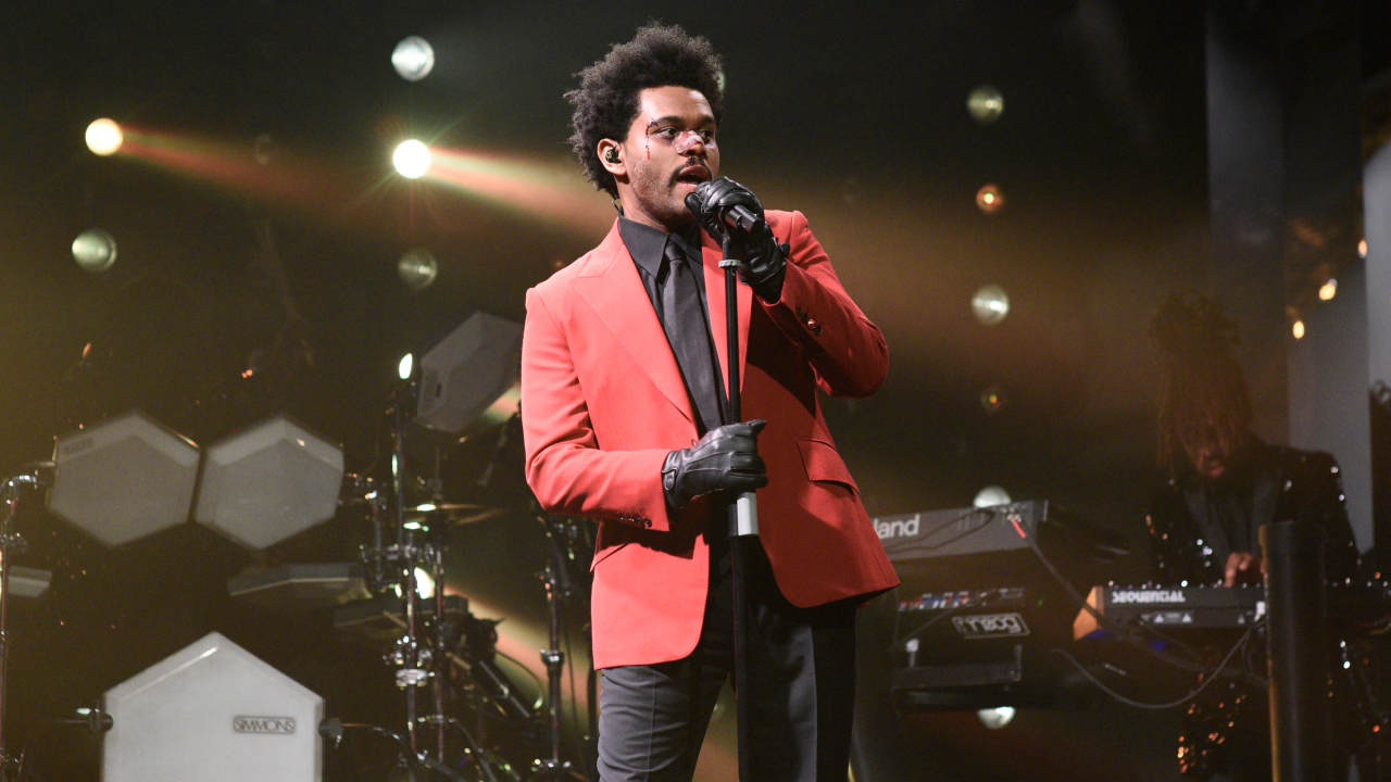 The Weeknd, pop's anti-pop star, glides through the Super Bowl halftime show