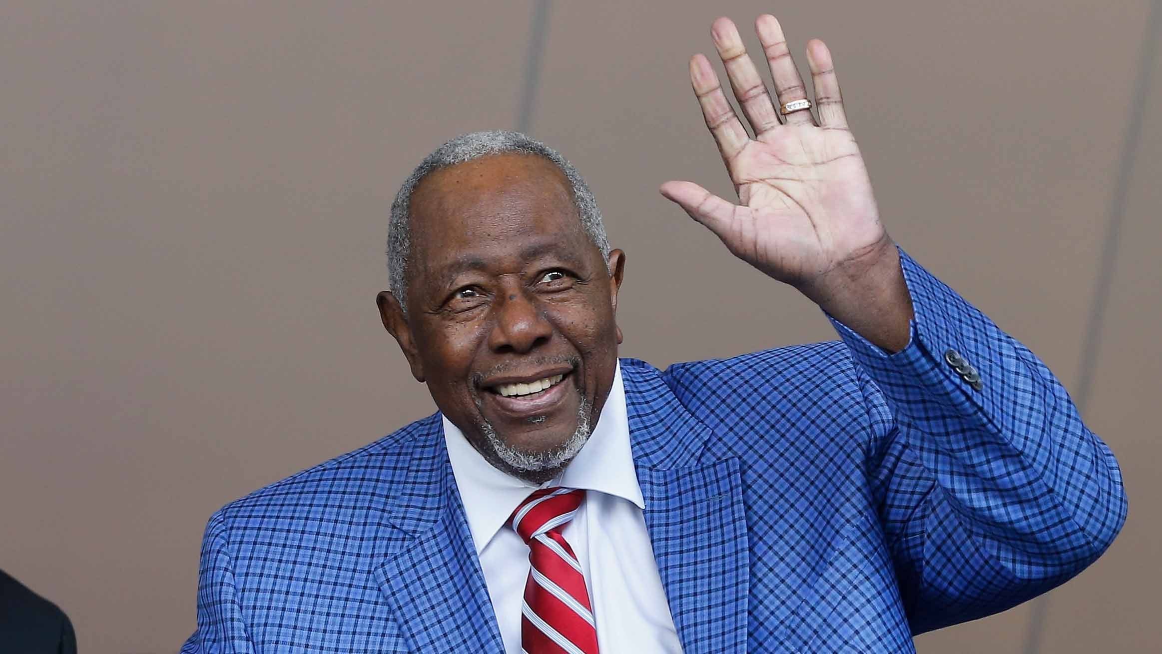 Hank Aaron, longtime baseball home-run king and Hall of Famer with Braves,  dies at age 86 