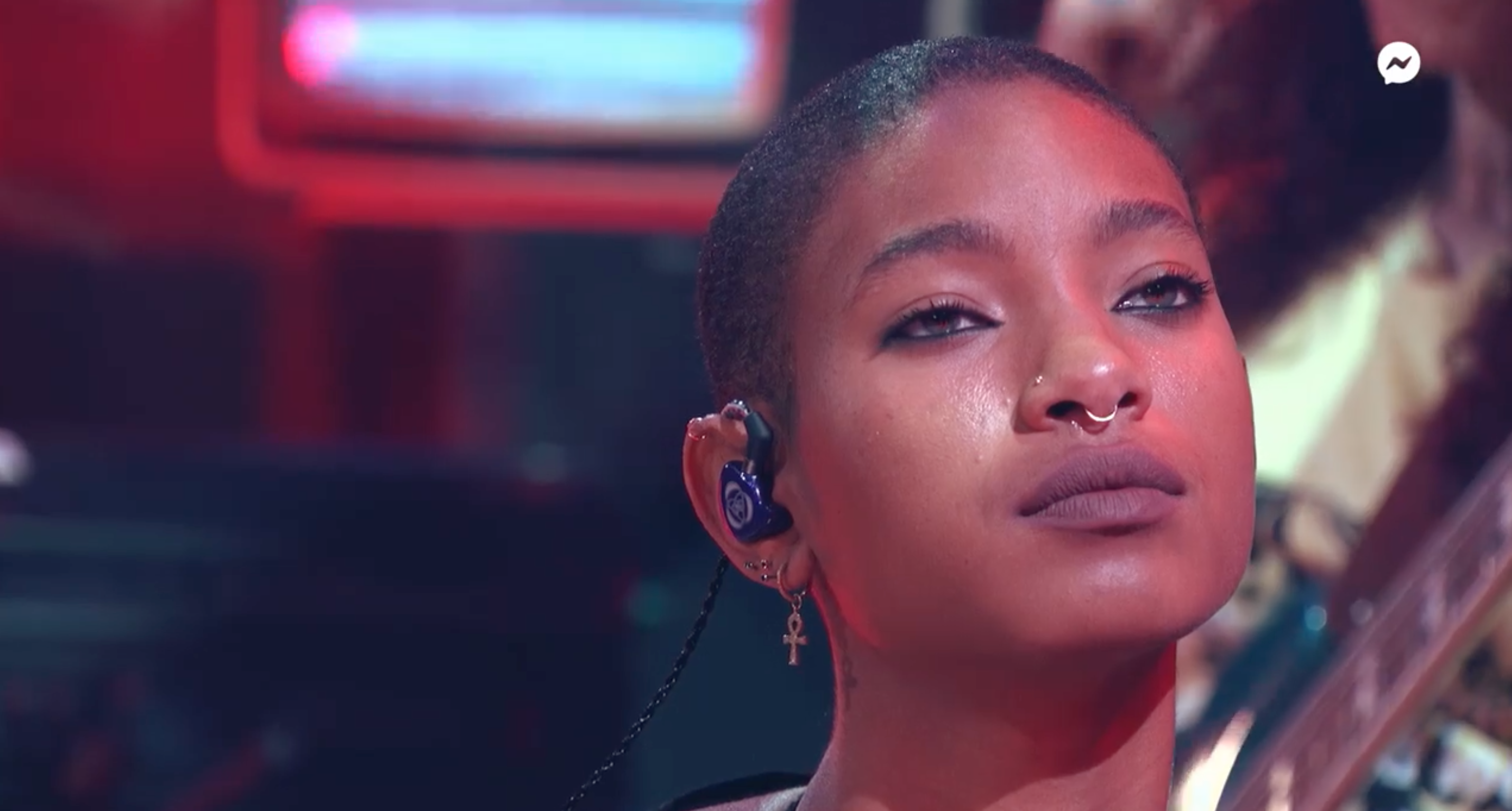 Willow Smith Shaves Her Head During Punk Performance Of Whip My Hair Entertainment Tonight