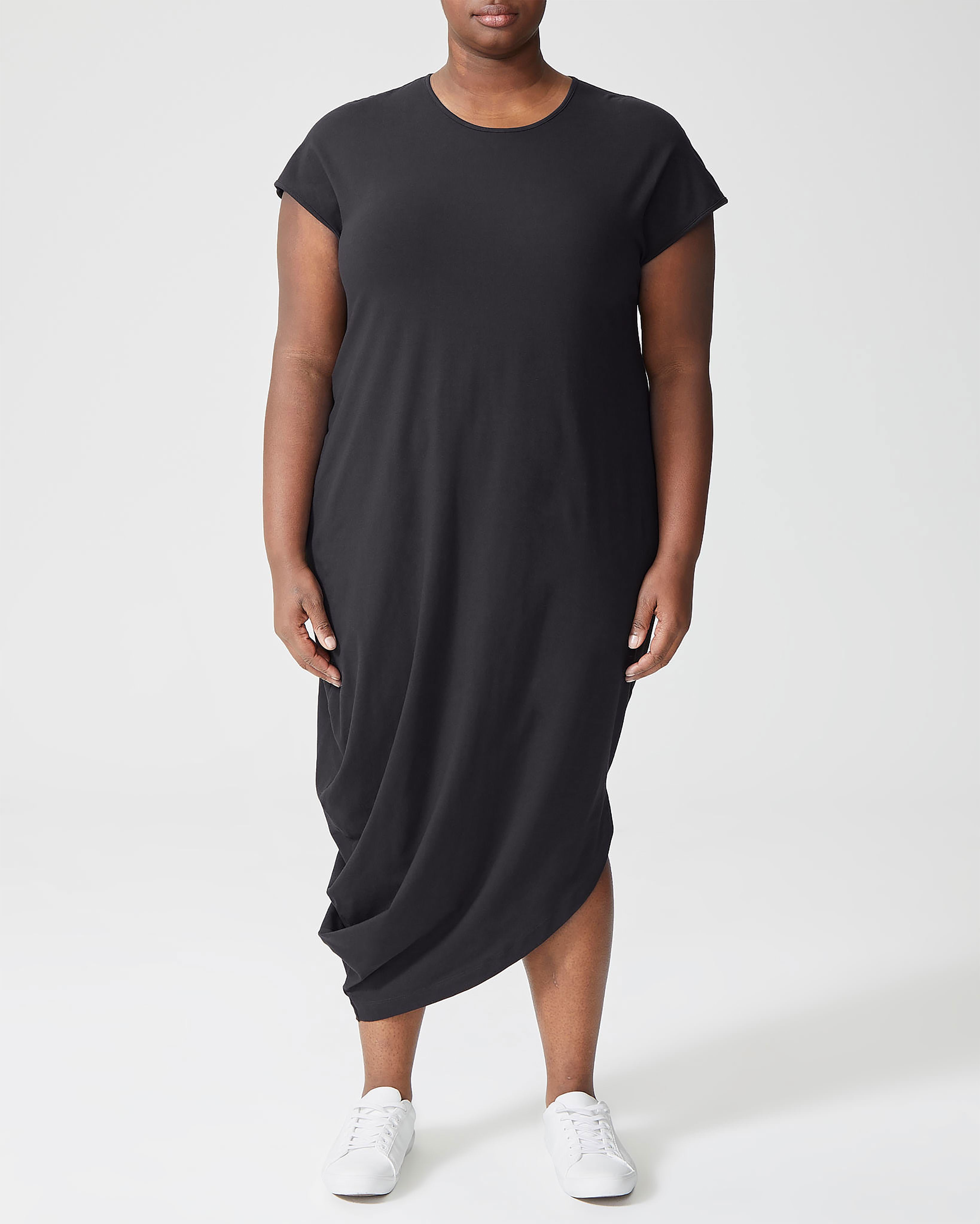 9 Plus-Size and Size-Inclusive Clothing Brands to Shop Now
