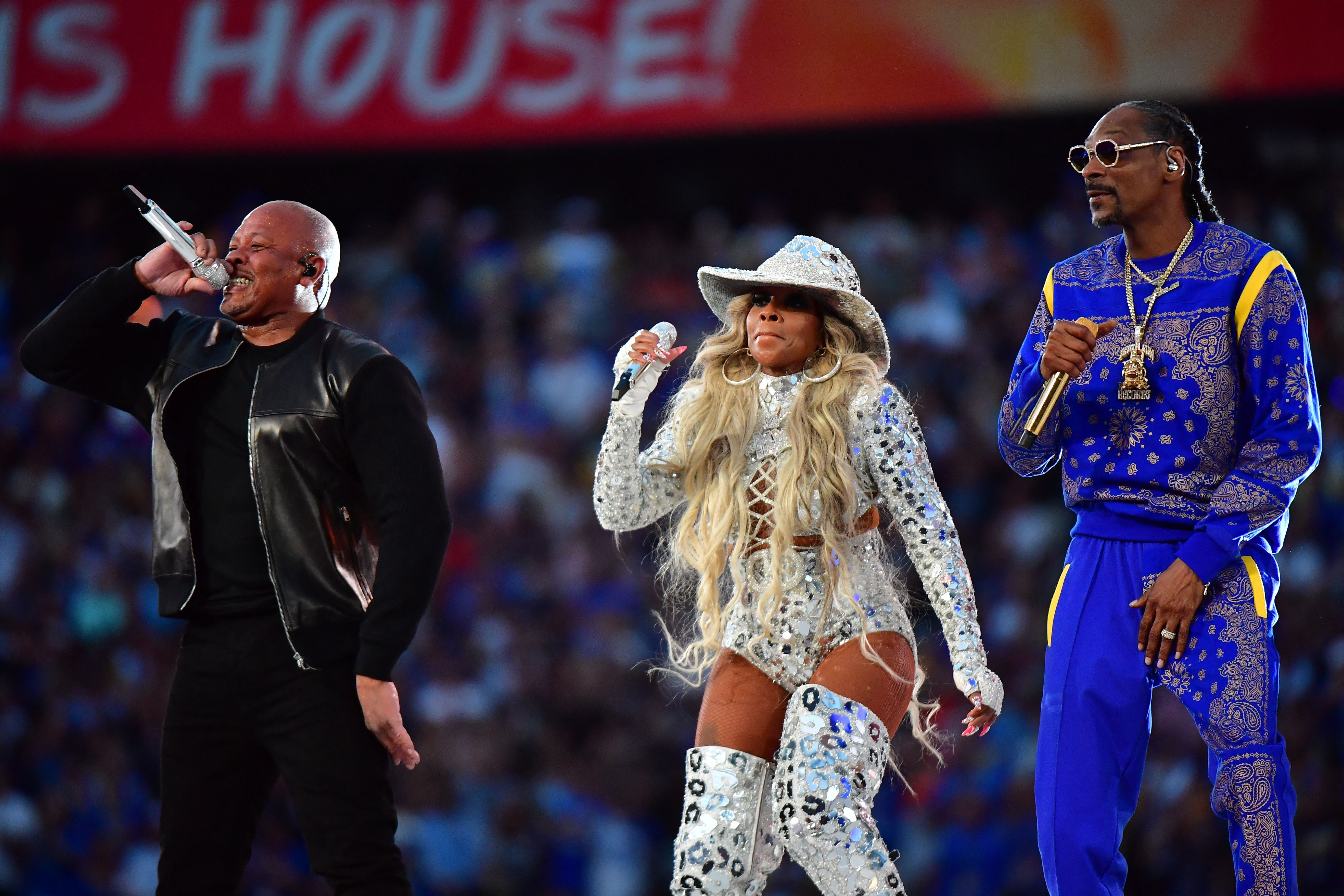 The story behind Mary J. Blige's epic super bowl performance style - Vogue  Scandinavia