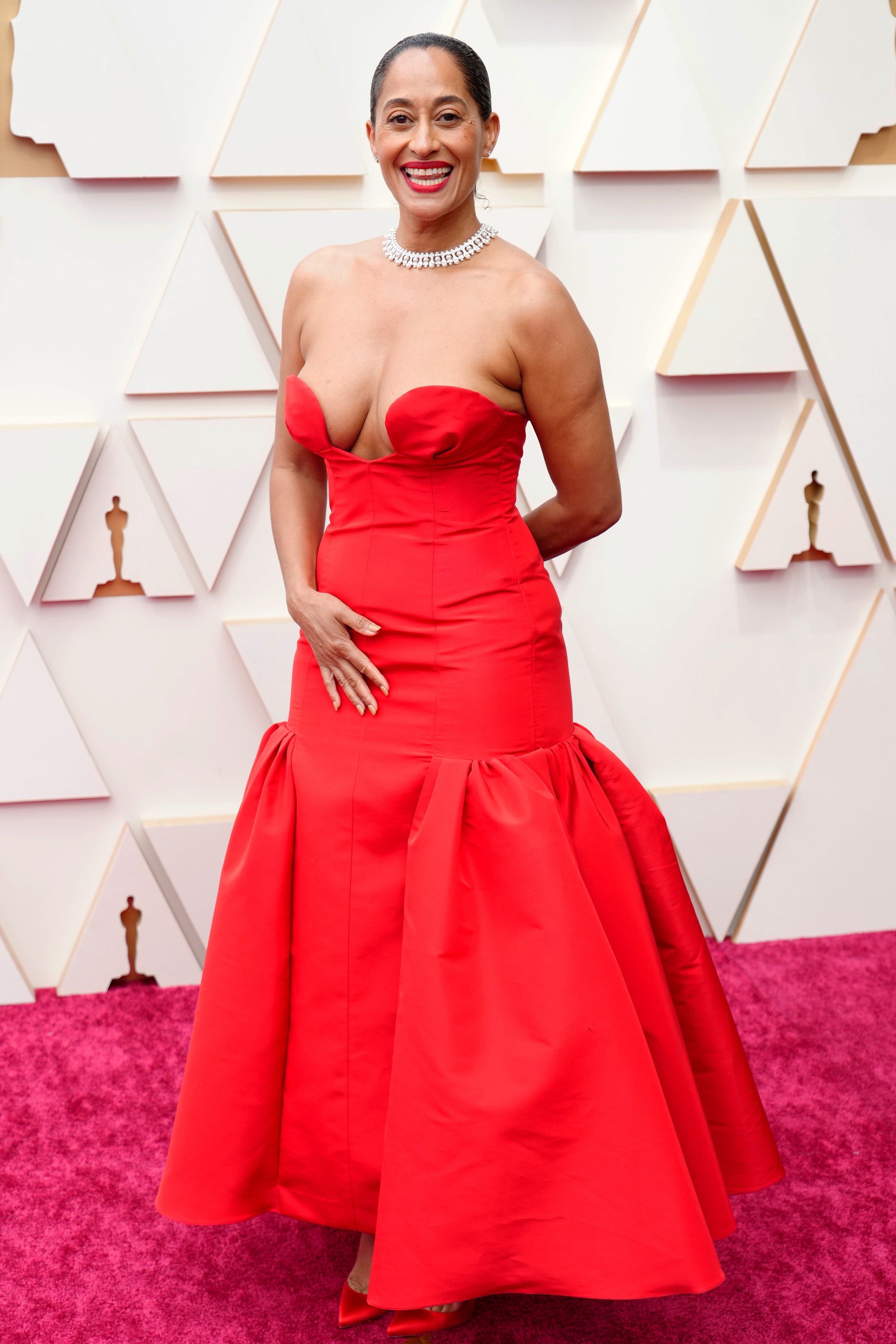 Tracee Ellis Ross Stuns in Red at 2022 Oscars: Red Carpet Photos – SheKnows