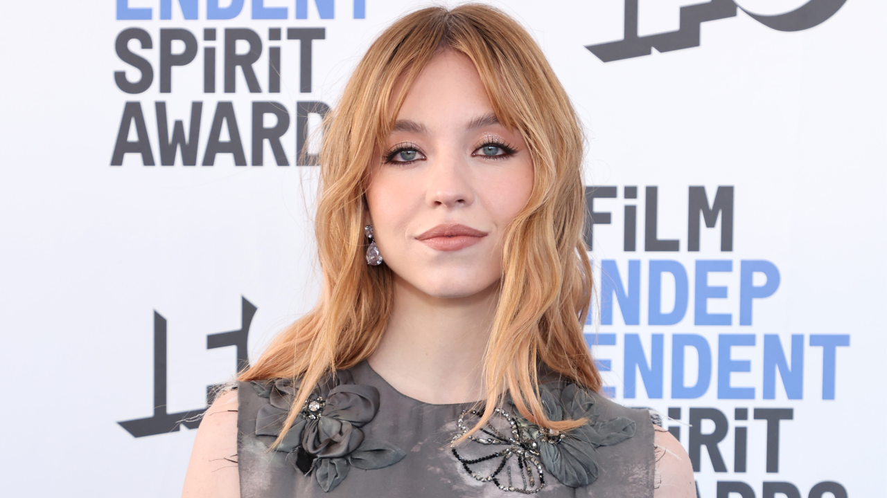 Sydney Sweeney to Join Dakota Johnson in 'Spider-Man' Spinoff 'Madame Web'  | Entertainment Tonight